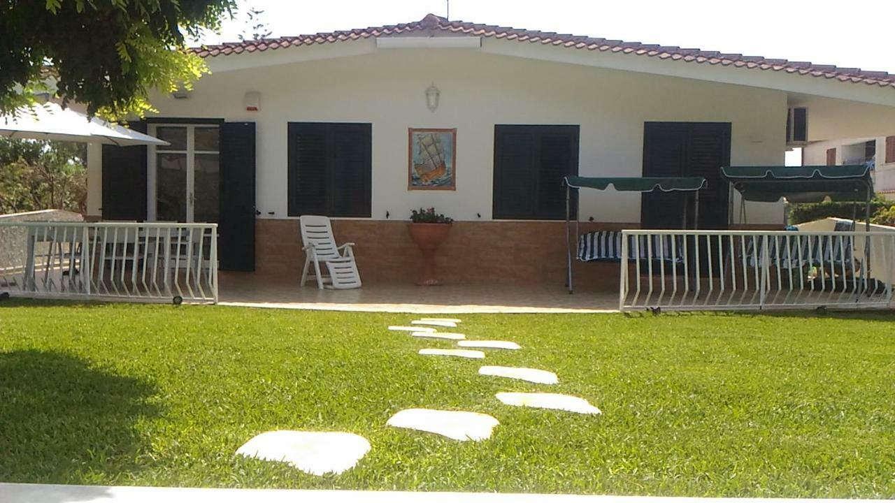 Villa Delle Muse Fontane Bianche Exterior photo
